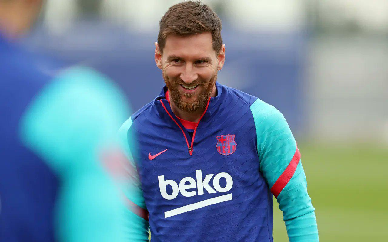 Death Smile', 'hat Trick Loading': Messi's Pre Clasico Training Pic Goes Viral