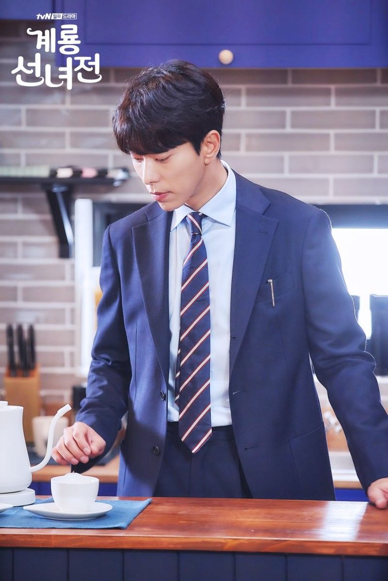 Yoon Hyun Min Wallpaper ideas. holo, actors, kdrama