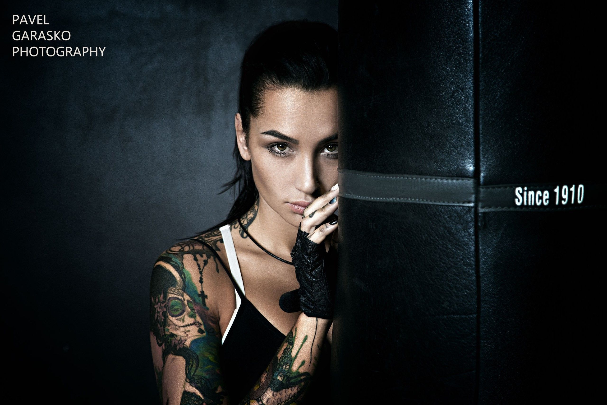 Wallpaper, face, women, model, portrait, looking at viewer, photography, singer, tattoo, gloves, fashion, boxing, punching bag, Angelica Anderson, beauty, darkness, screenshot, computer wallpaper, photo shoot 2560x1707