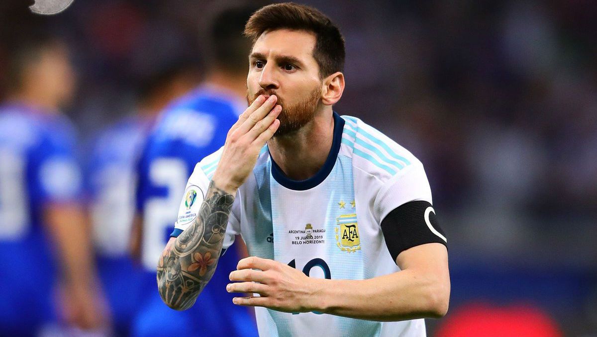 Lionel Messi Image & HD Wallpaper For Free Download: Happy Birthday Messi Greetings, HD Photo in Barcelona and Argentina Football Jersey and Positive Messages to Share Online. ⚽ LatestLY