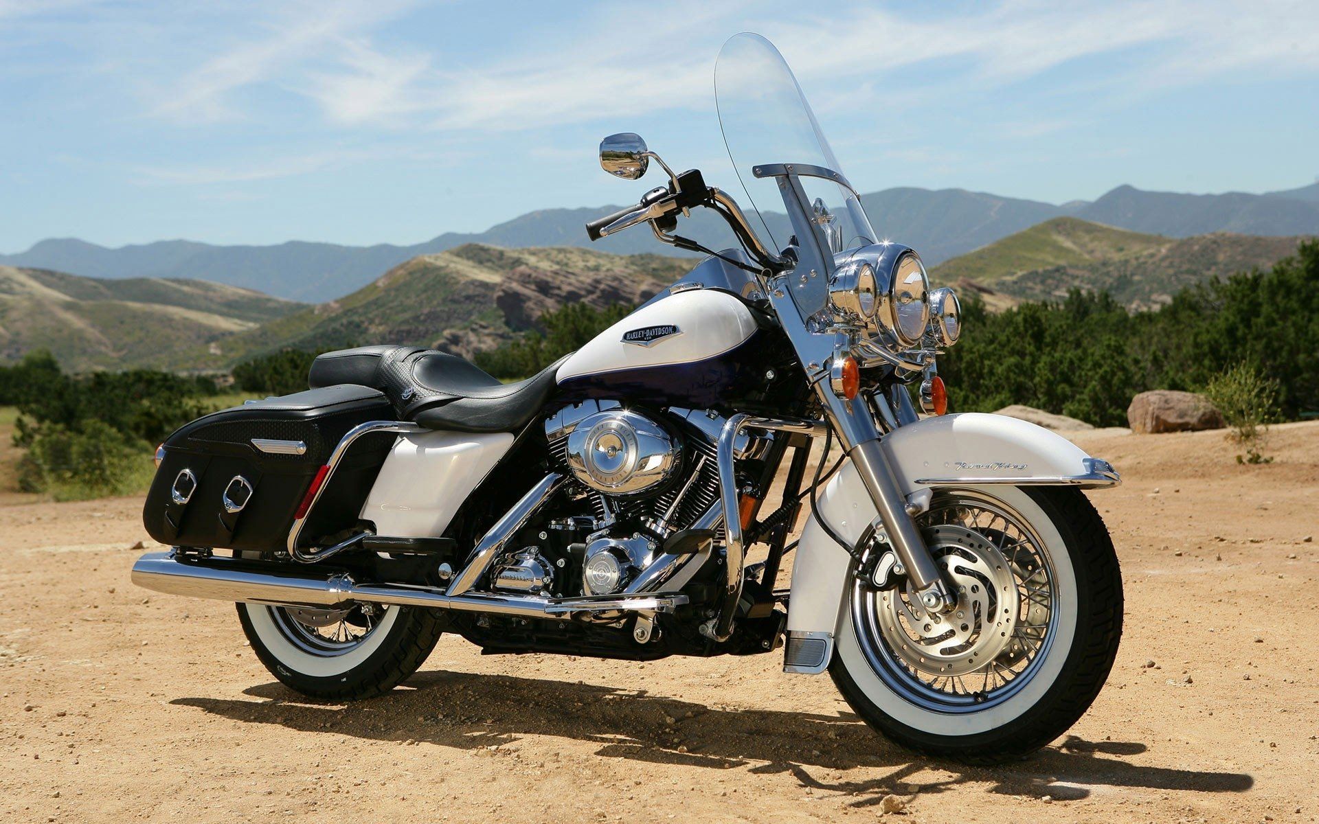 Harley Davidson Road King HD Wallpaper
