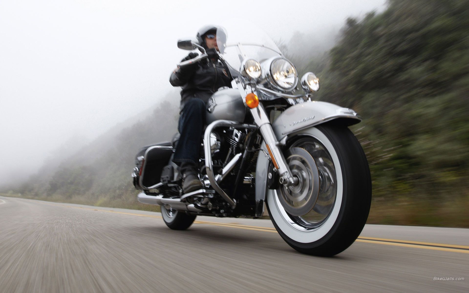 Harley Davidson Road King Wallpaper
