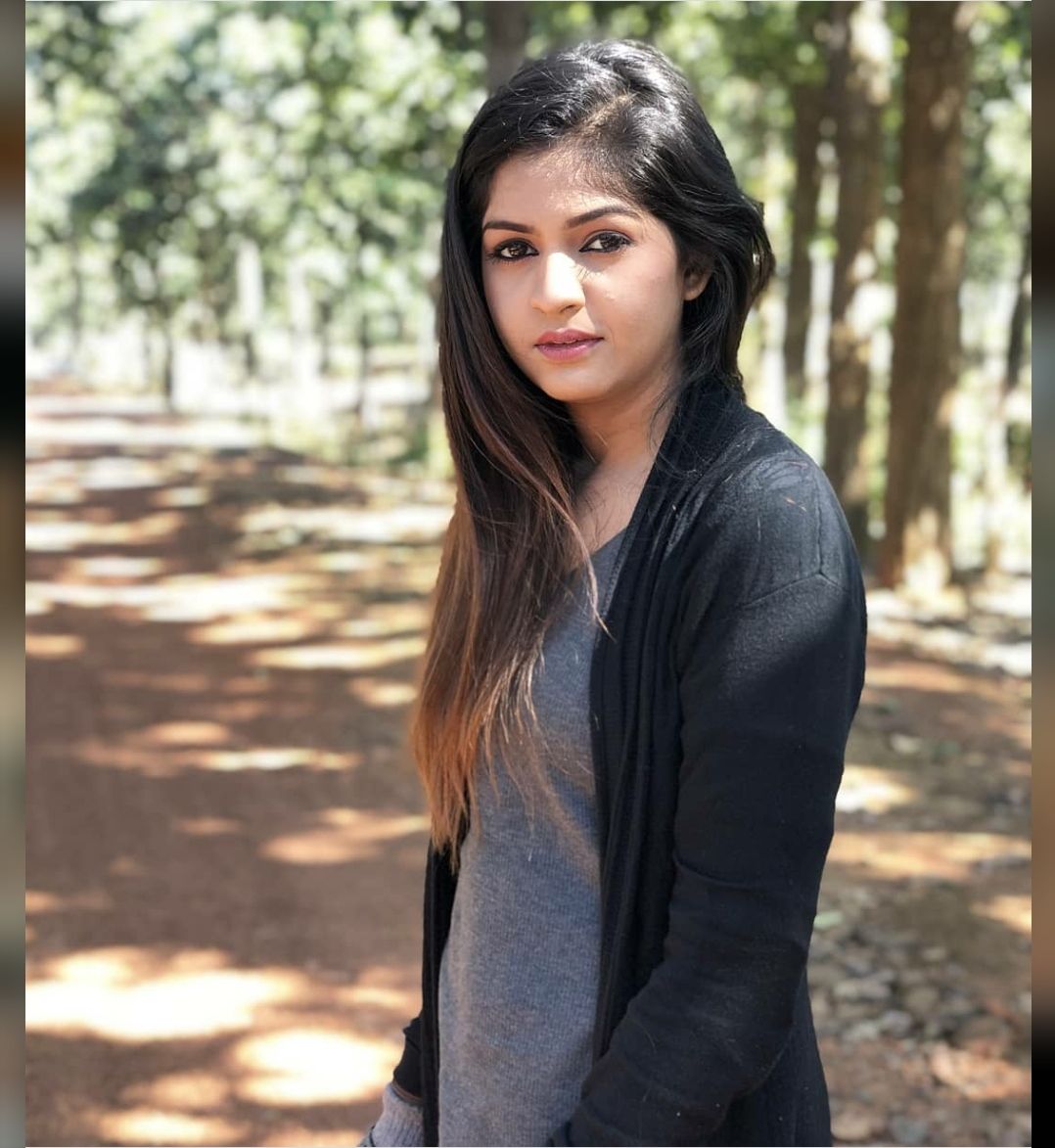 Anikriti Chowhan Biography In Hindi, Age, Movies