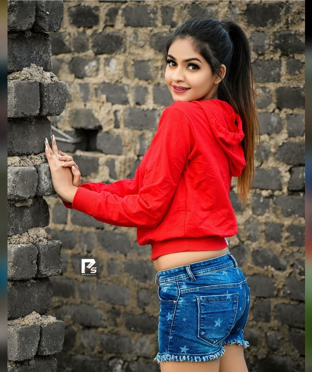 Anikriti Chowhan Biography In Hindi, Age, Movies