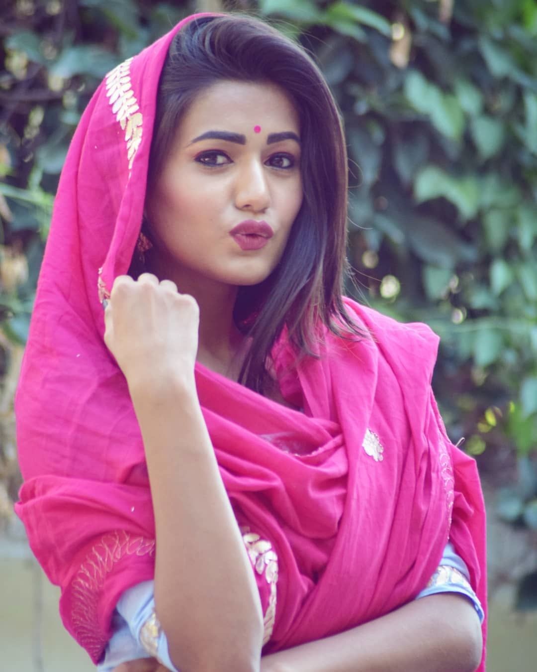 Tiktok Star Garima Chaurasia Beautiful HD Wallpaper 2021