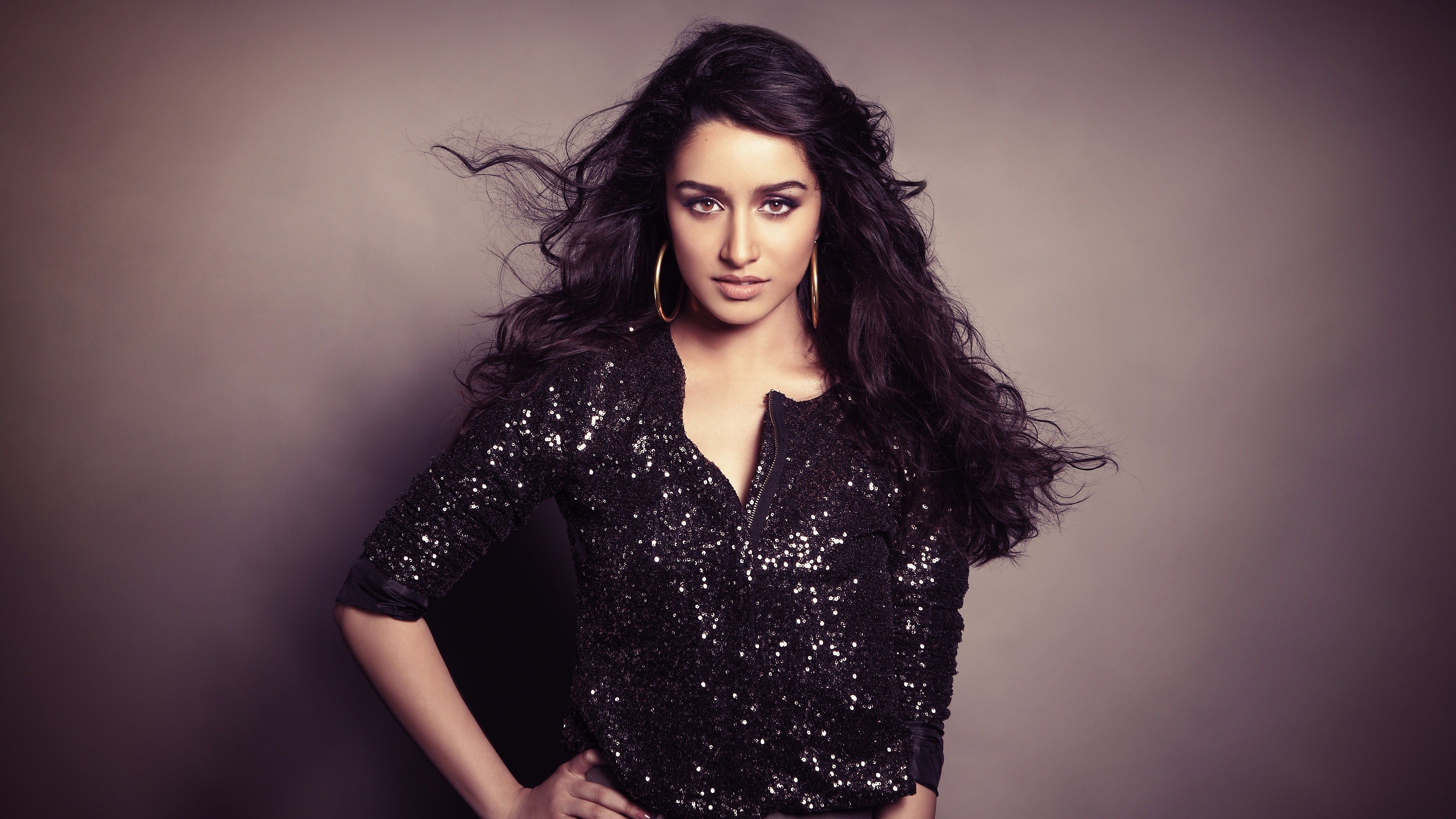 Shraddha Kapoor Bollywood Brunette Girl 4K Wallpaper