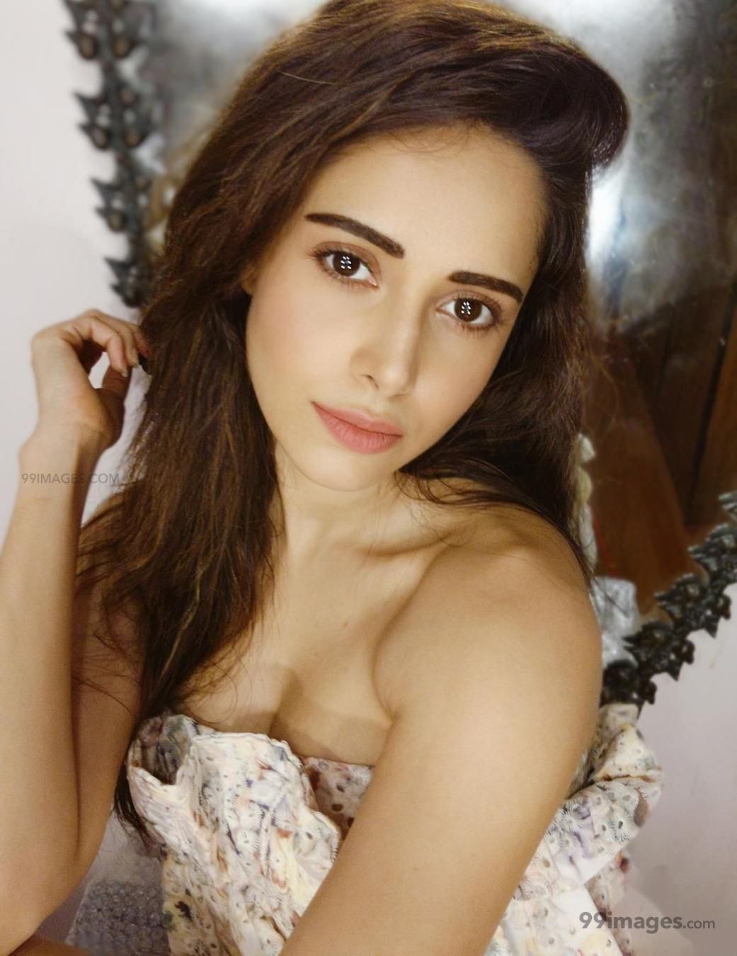 Nushrat Bharucha Hot HD Photo & Wallpaper for mobile, WhatsApp DP (1080p) (1041x1350)
