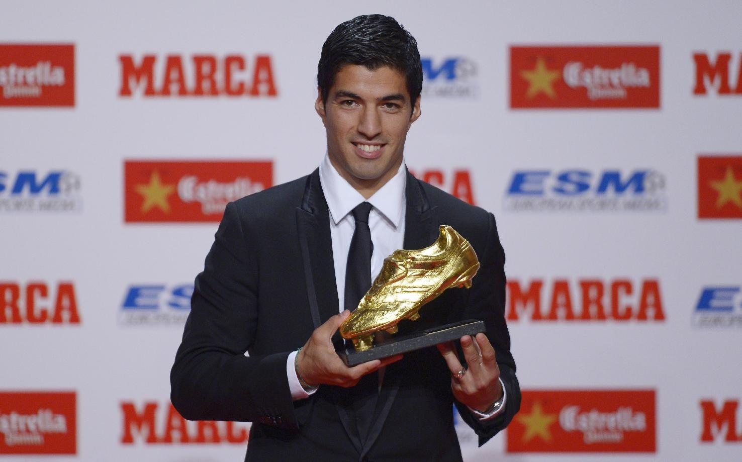 Luis Suárez receives the 2014 Golden Boot in Barcelona