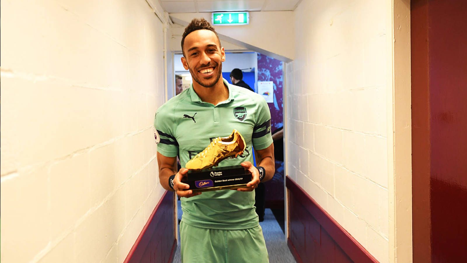 Picture: Auba poses with Golden Boot