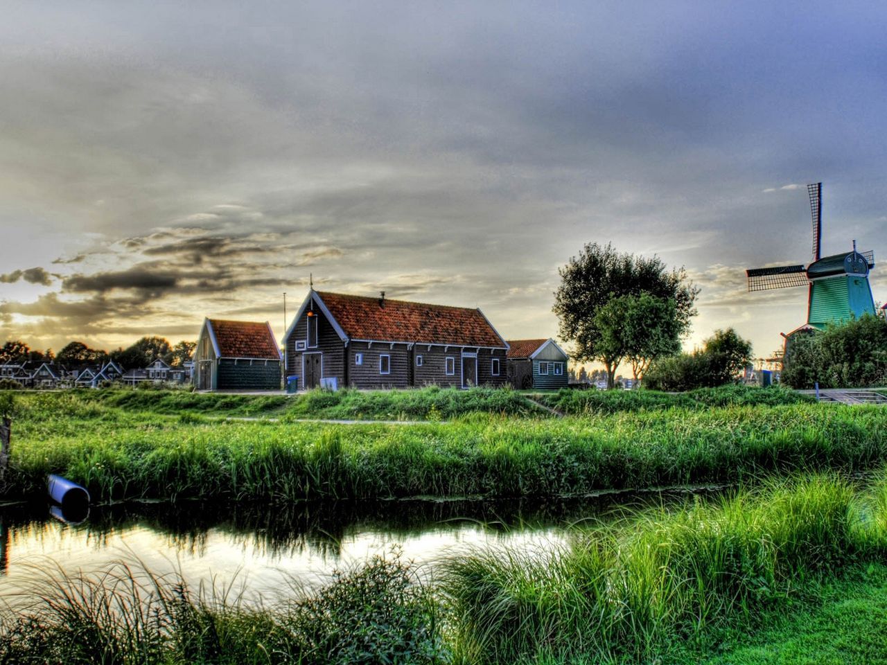 Download wallpaper 1280x960 village, mill, house, grass, lake, hdr standard 4:3 HD background
