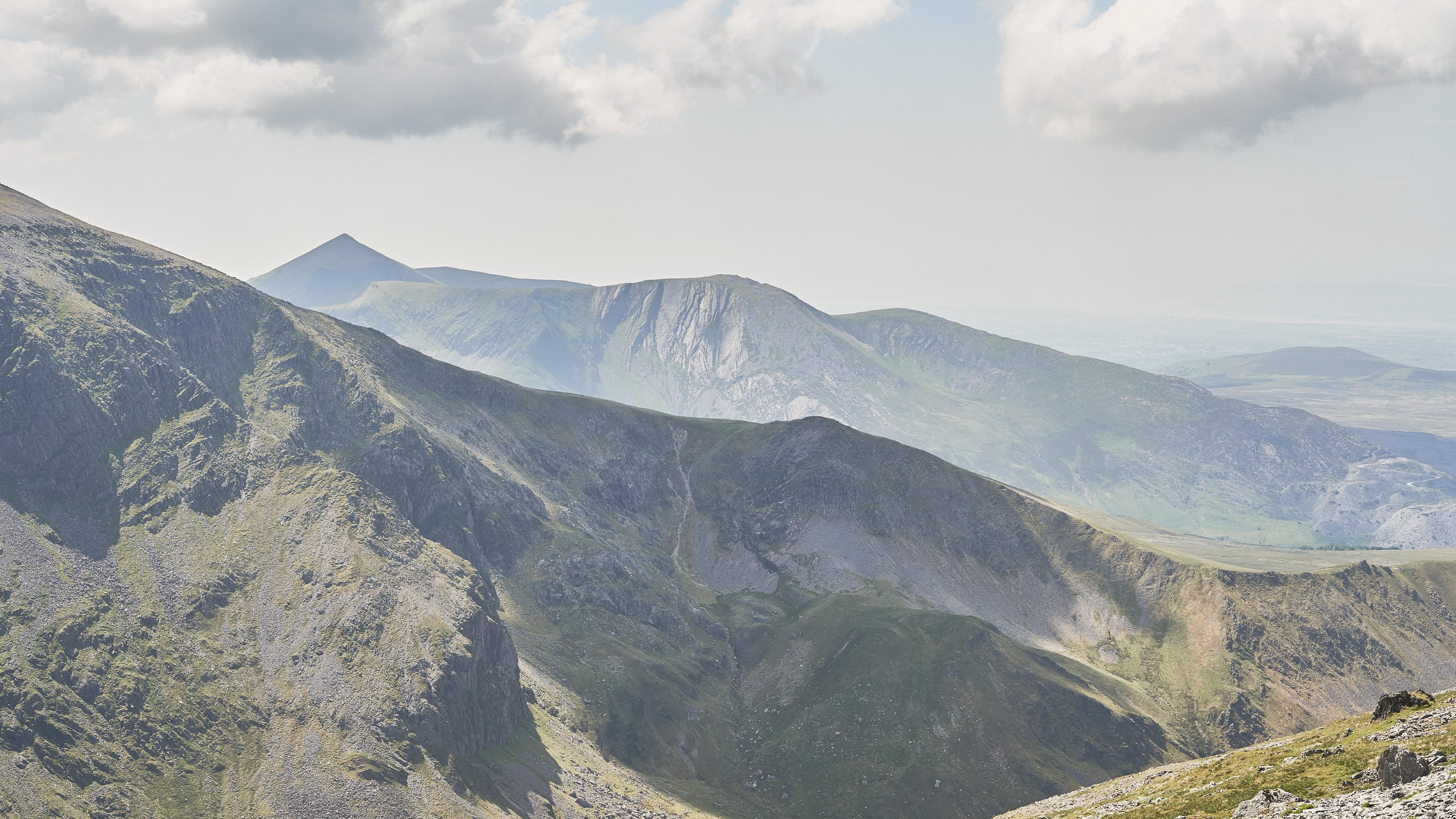 Welsh Mountain Range 4K wallpaper