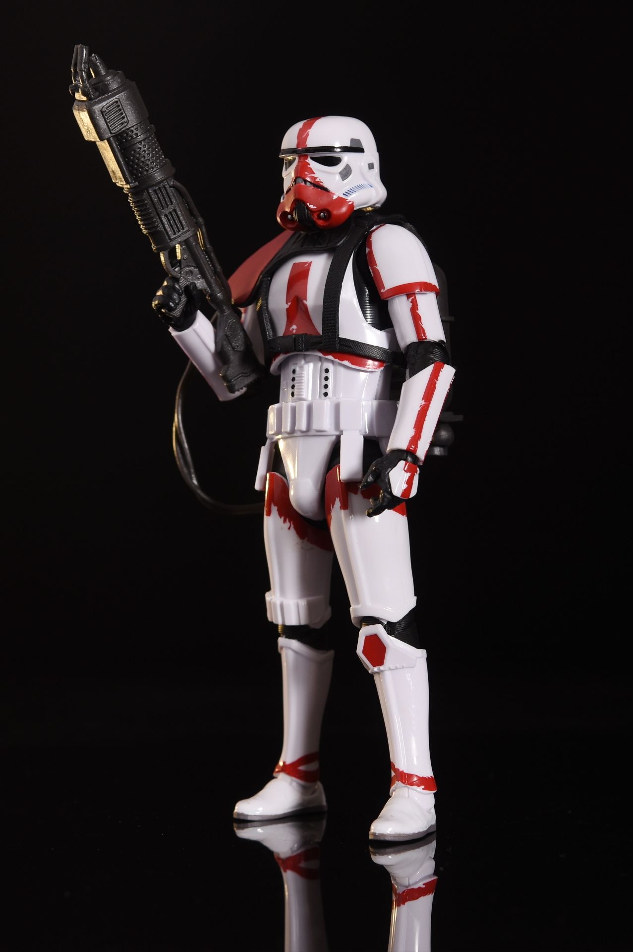 Hasbro: Star Wars Black Series Incinerator Trooper Review