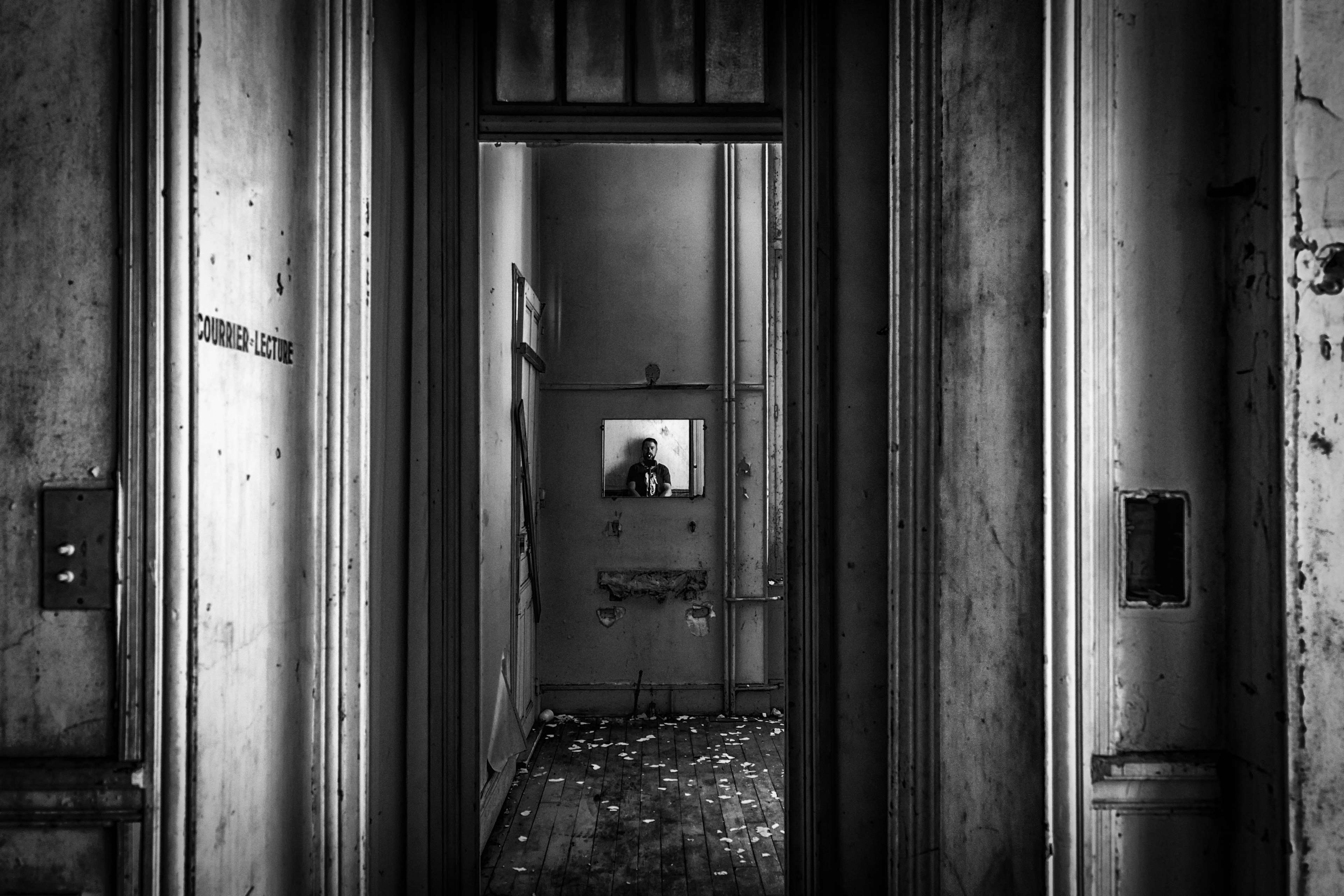 abandoned, black and white, dark, decay, dirty, door, empty, image, man, mirror, old, retro, room, vintage, public domain image 4k wallpaper