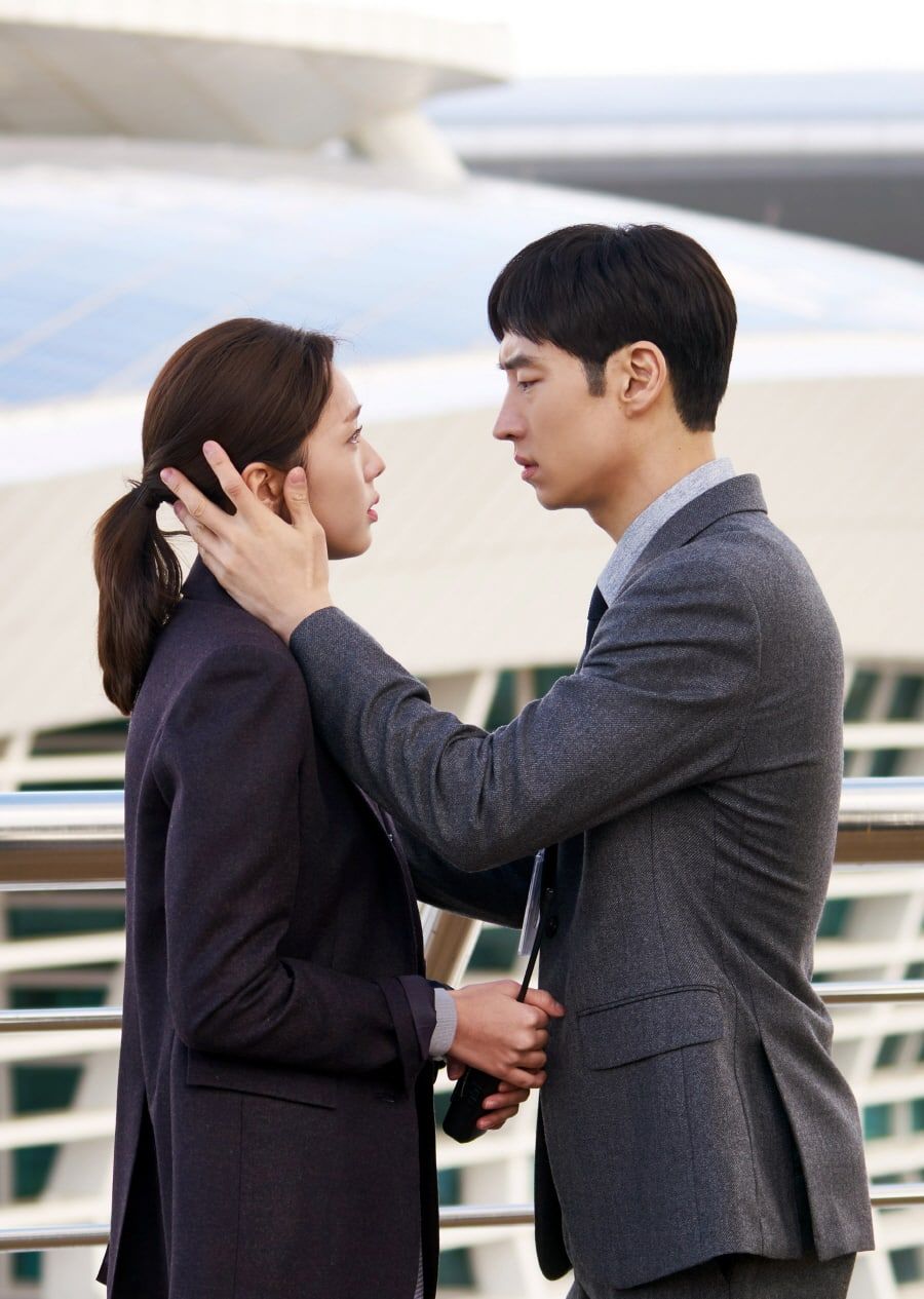Lee Je Hoon And Chae Soo Bin Share Tearful Moment On “Where Stars Land”