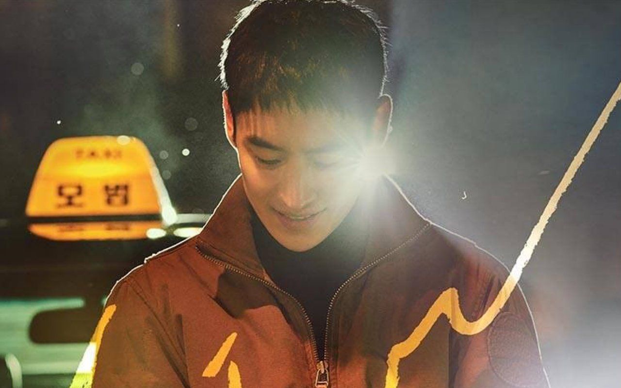 Lee Je Hoon Appears Mysteriously on the 'Taxi Driver' Poster, The Production Team Has Some Interesting Points