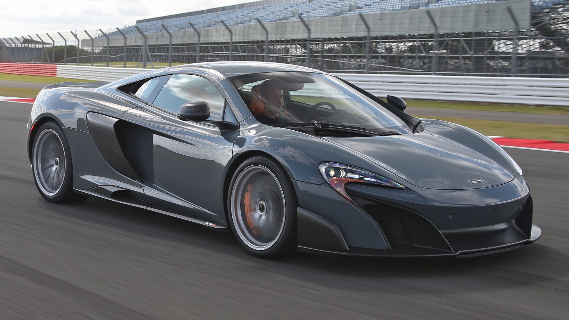 McLaren 675LT (US) and HD Image