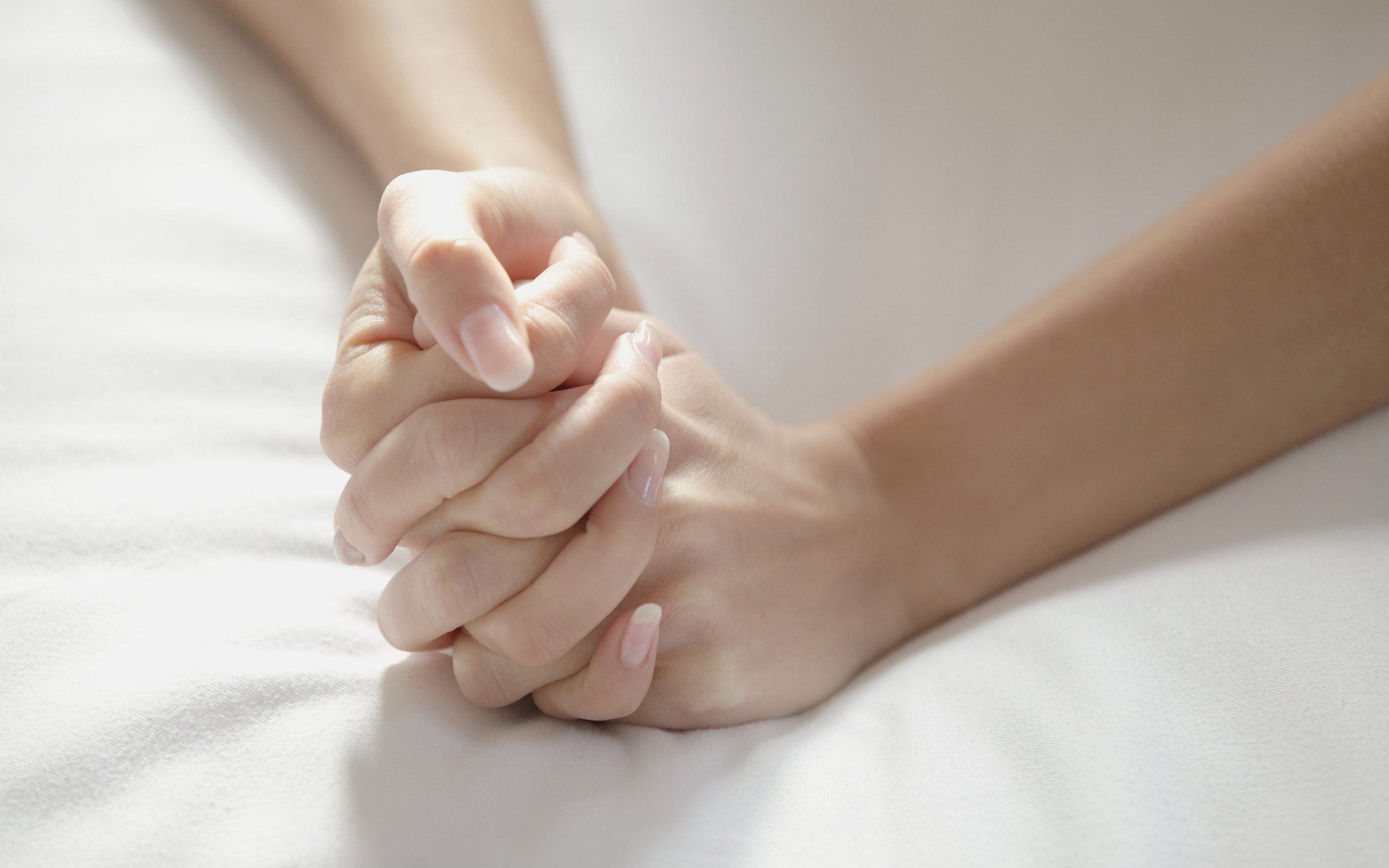 Wallpaper, women, holding hands, lesbians, hand, foot, finger, leg, Sense, arm, human body 2560x1600