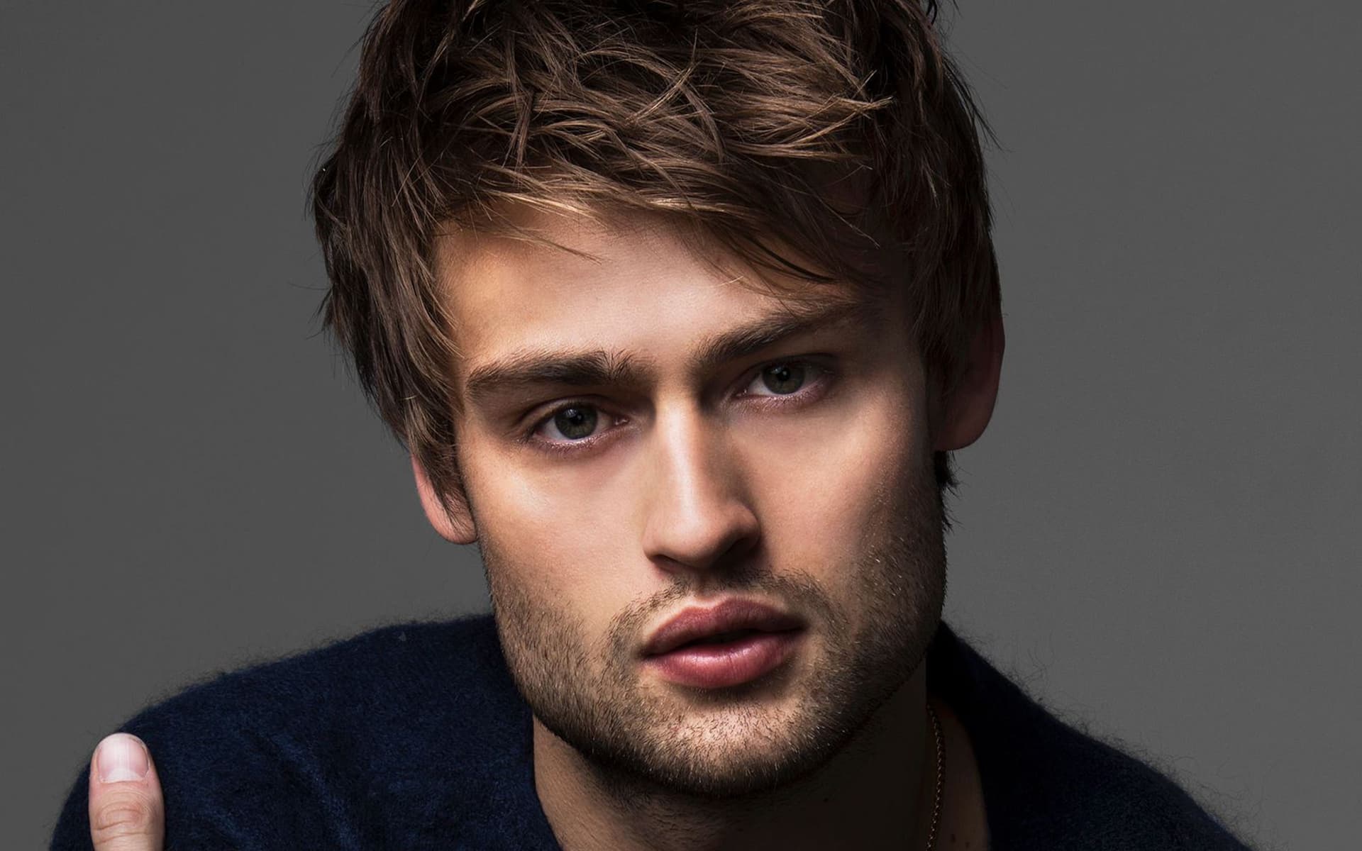 Is Douglas Booth married? 