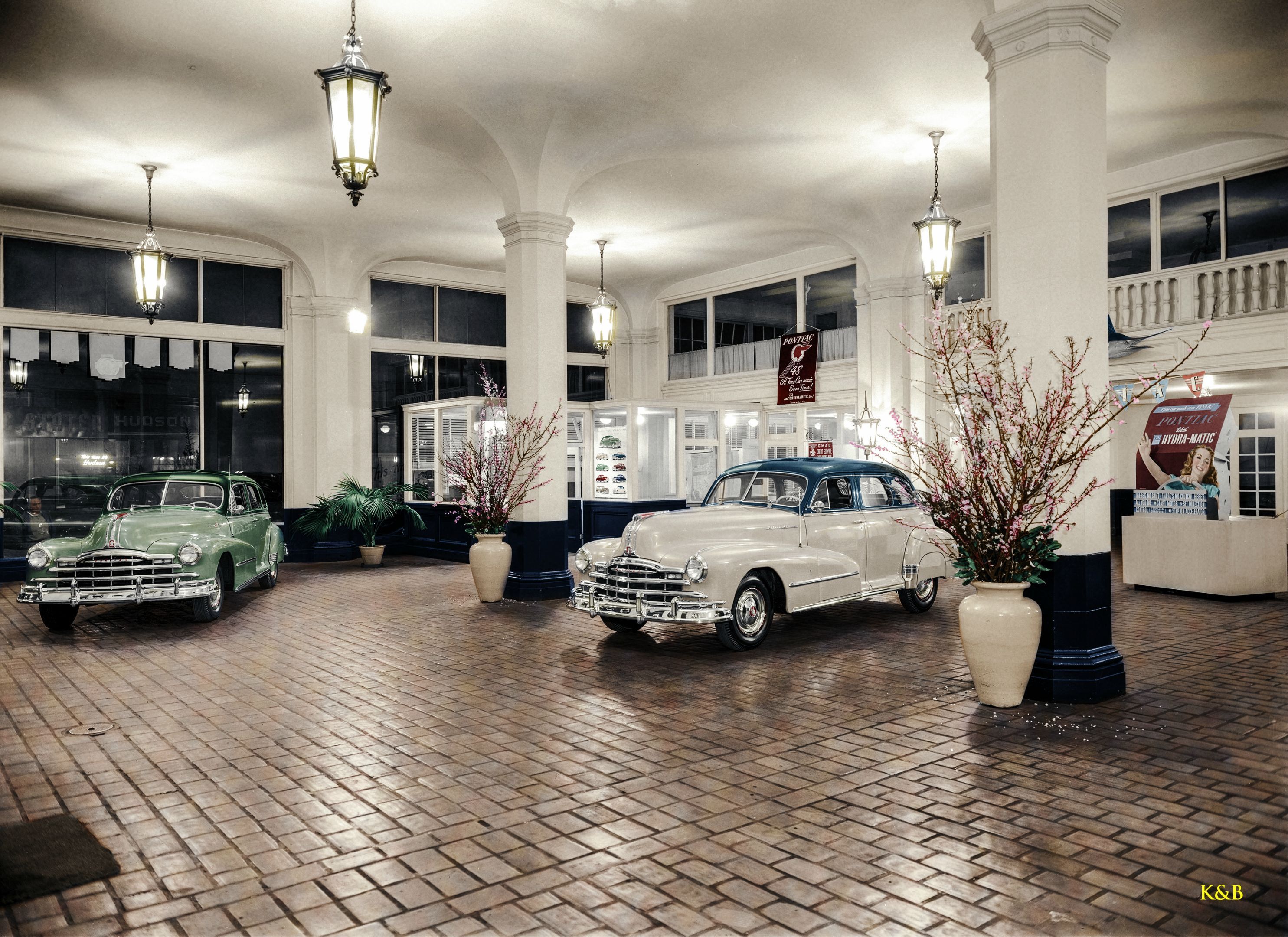 Pontiac Showroom, 1948. Car showroom, Pontiac, Classic cars vintage