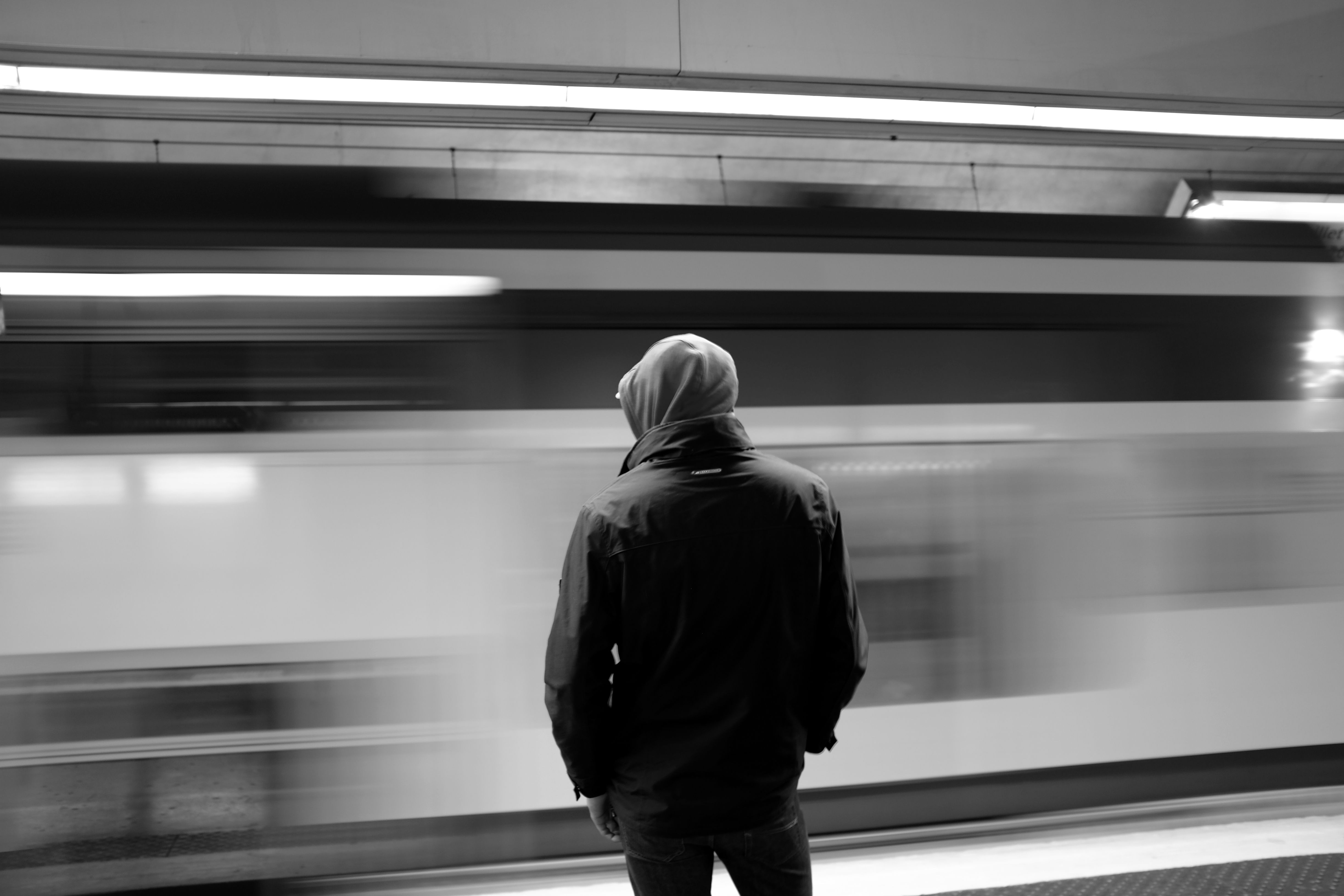 Wallpaper, bw, white, man, black, station, digital, train, back, waiting, noir, fuji, nb, blanc, fujinon, rer, xseries, fujix, x100s 4896x3264