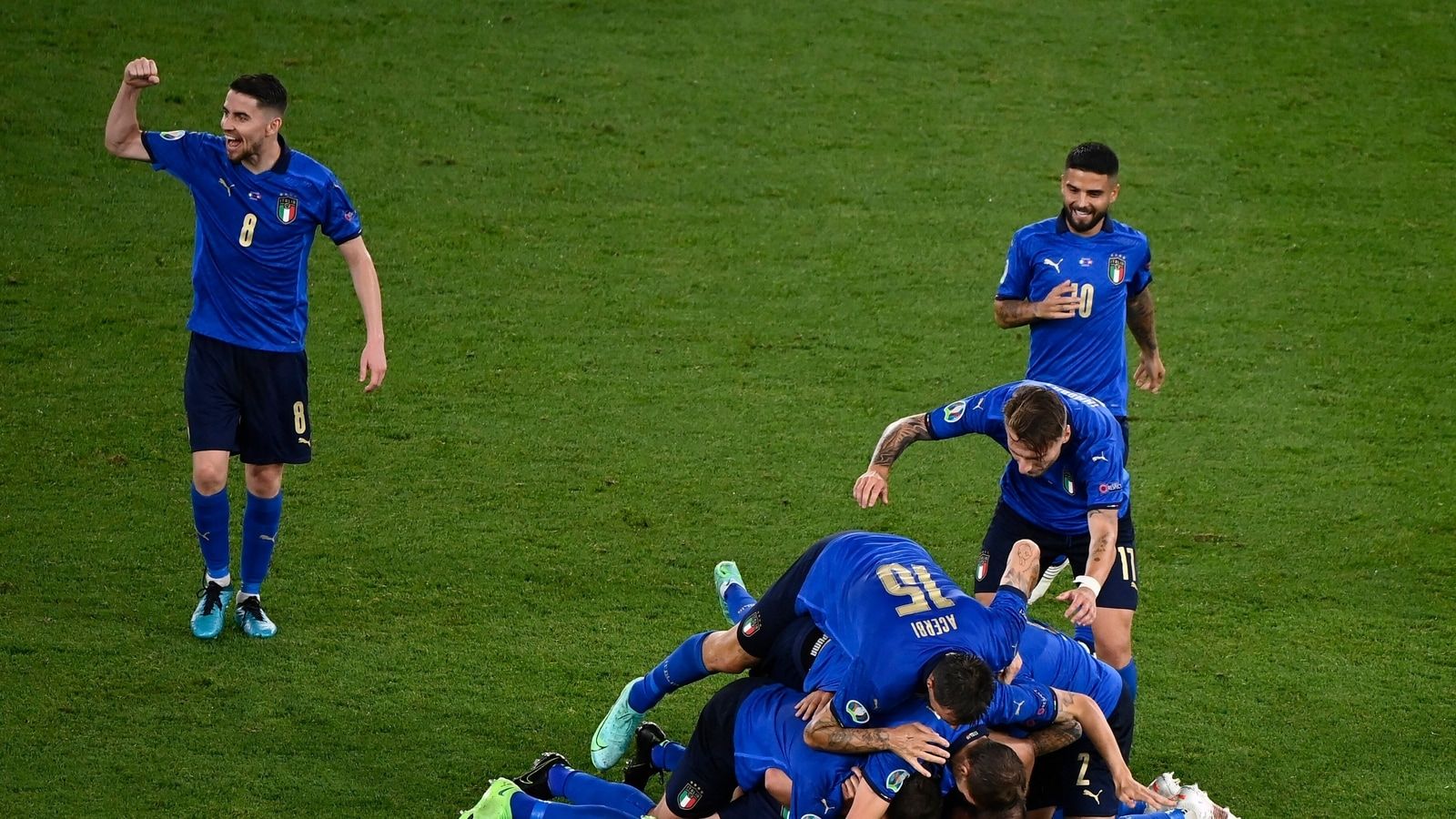 Euro Italy vs Switzerland: Action in image