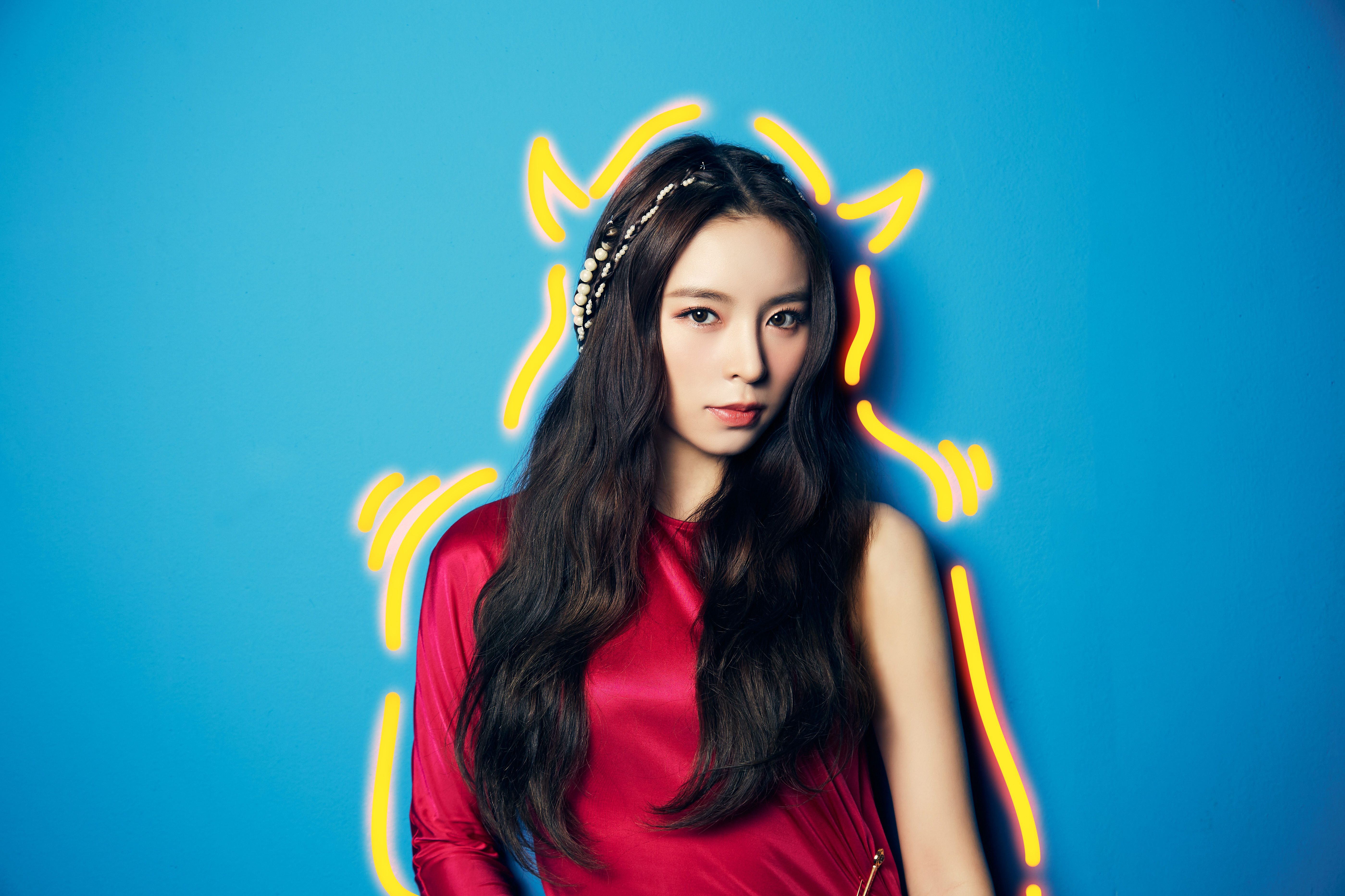 CLC Wallpaper Neon