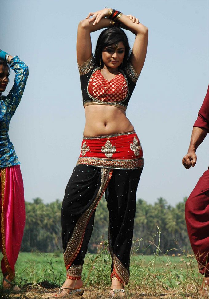 Soundarya Jayamala Photo [HD]: Latest Image, Picture, Stills of Soundarya Jayamala