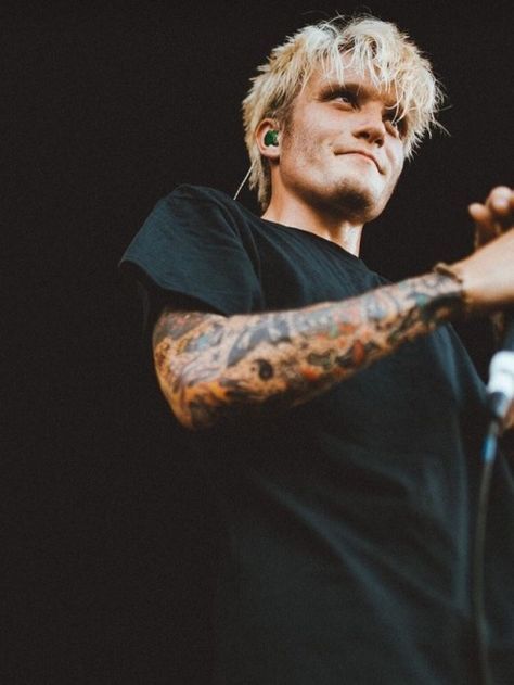 Ben Barlow ideas. neck deep, pop punk, pop punk bands