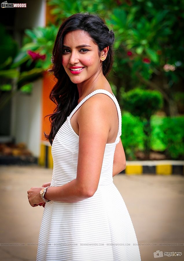 Priya Anand (aka) Actress Priya Anand HD photo & stills
