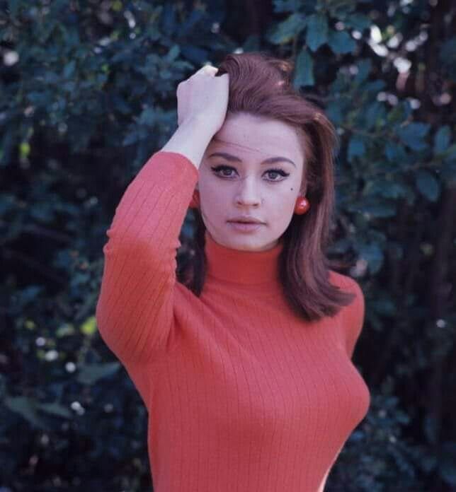 Raffaella Carra' ideas. hot poses, strapless dress formal, les claypool