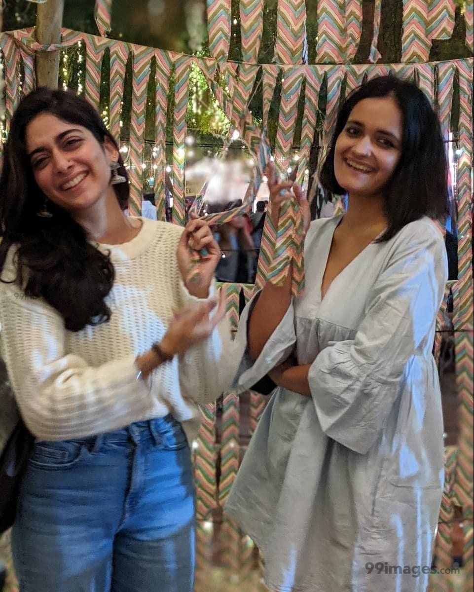 Tanya Maniktala HD Wallpaper (Desktop Background / Android / iPhone) (1080p, 4k) (961x1200)