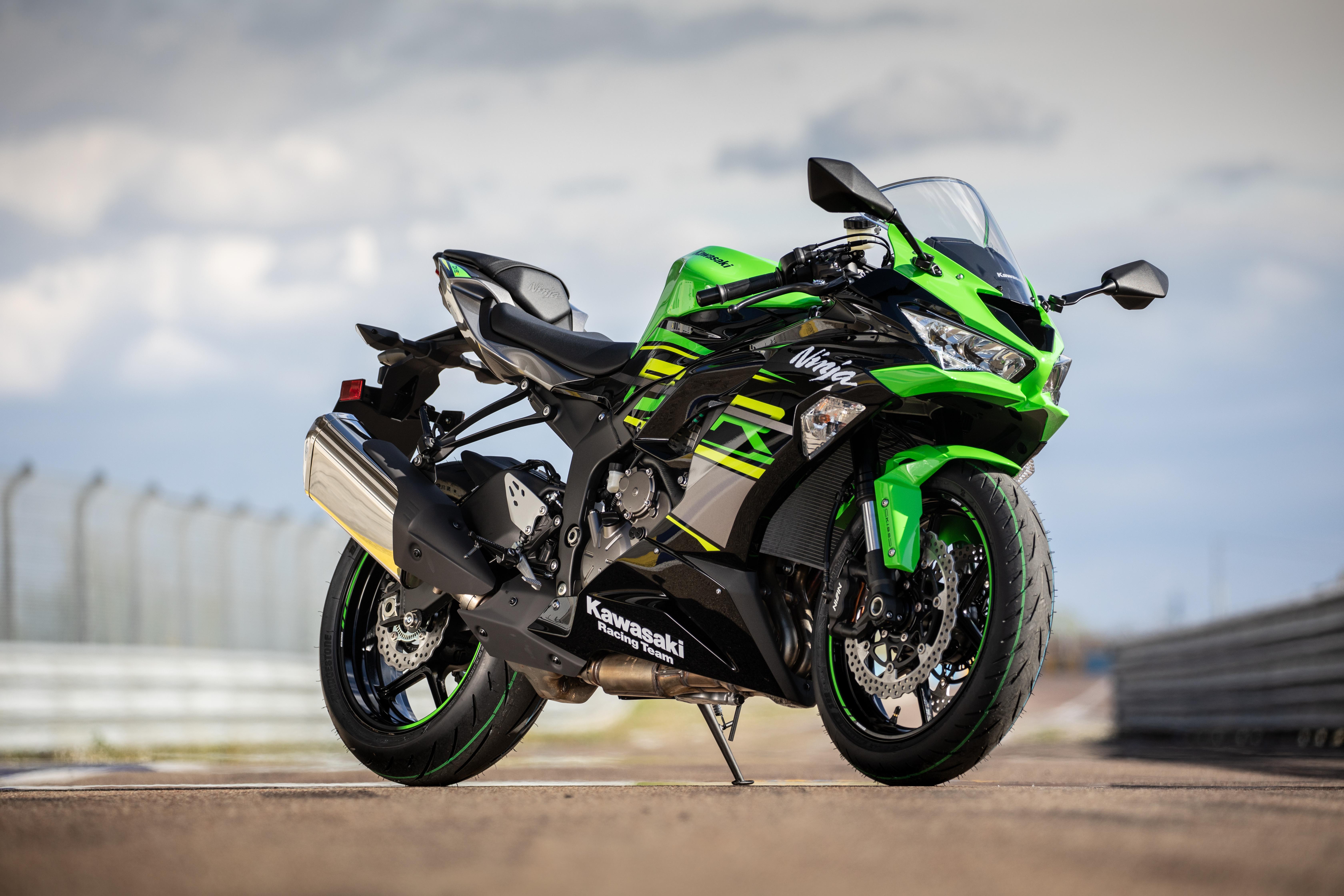 Kawasaki ZX6R Wallpaper