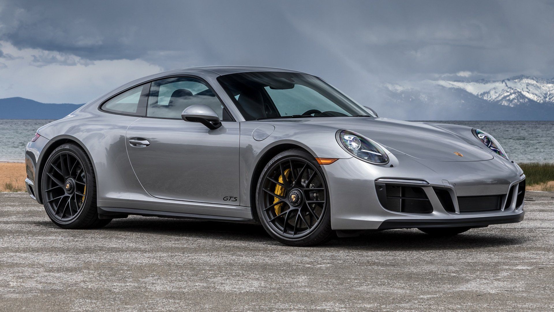 Porsche 911 Carrera GTS HD Wallpaper
