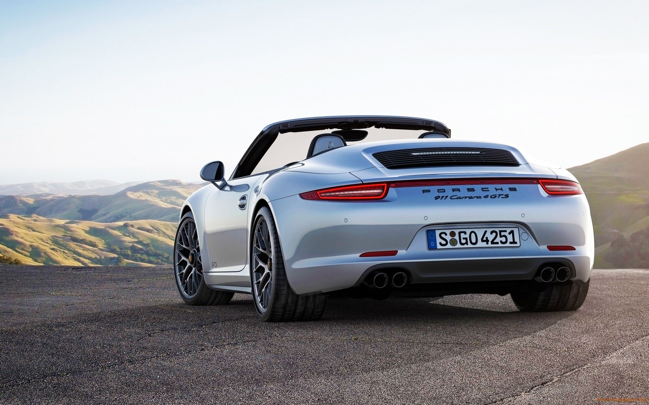 Porsche 911 Carrera GTS 4 Cabriolet wallpaper