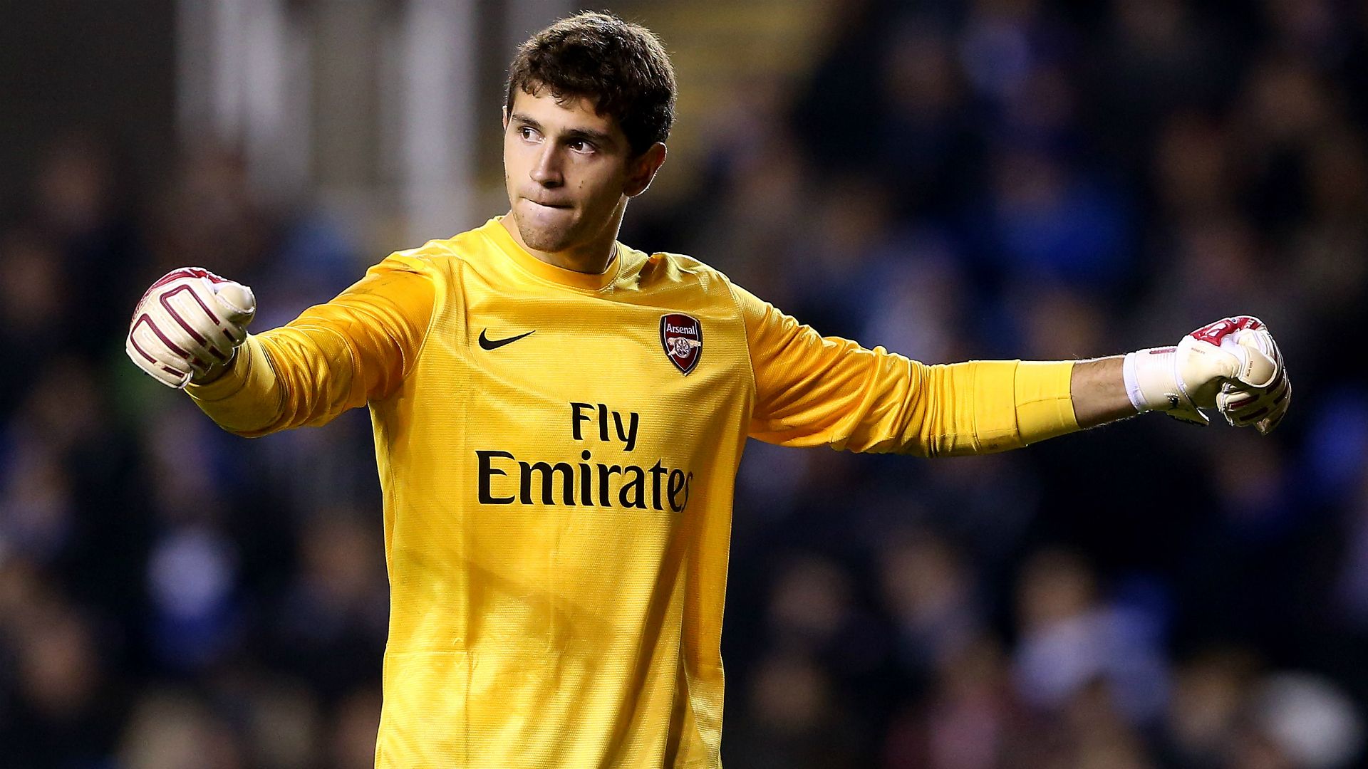 Emiliano Martinez signs new Arsenal deal