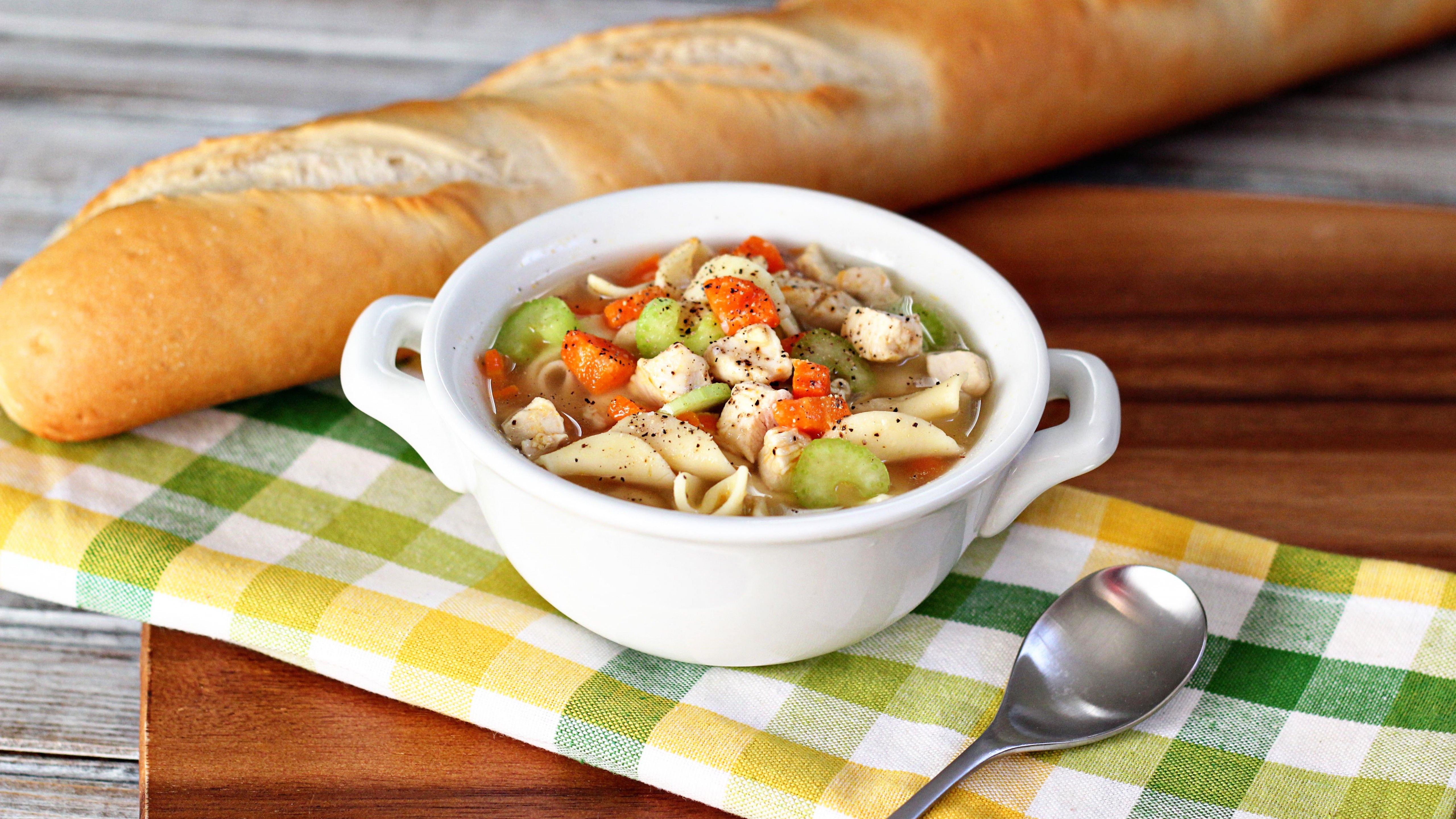 Wallpaper soup, chicken, noodles, carrots, peppers, onion, baguette, Food