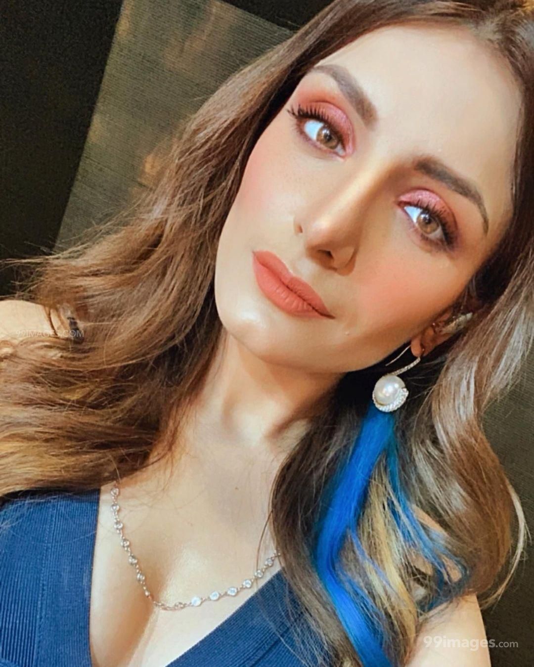 Prakriti Kakar HD Wallpaper (Desktop Background / Android / iPhone) (1080p, 4k) (1080x1349)