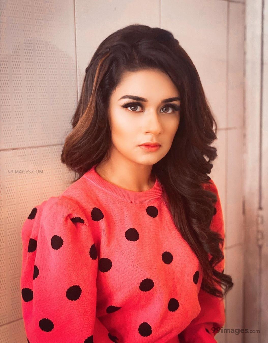 Avneet Kaur Beautiful HD Photohoot Stills & Mobile Wallpaper HD (1080p)