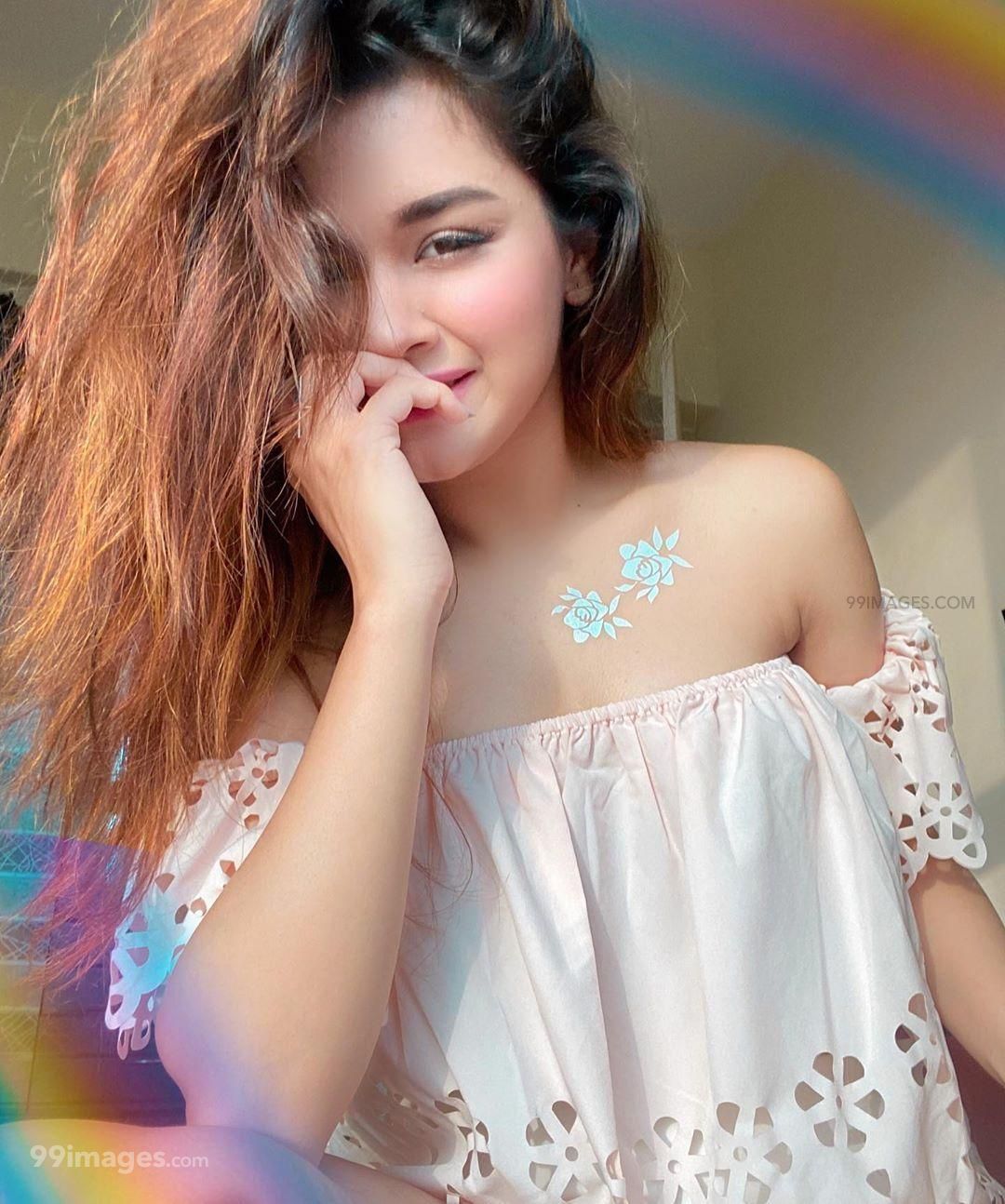 Avneet Kaur HD Wallpaper (Desktop Background / Android / iPhone) (1080p, 4k) (1080x1294)