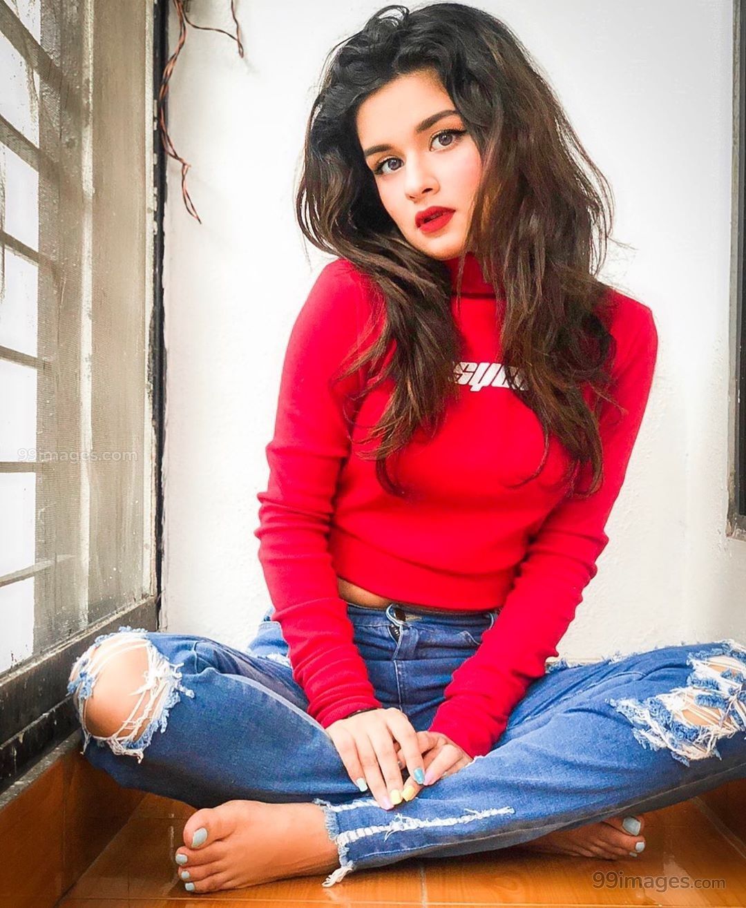 Avneet Kaur Beautiful HD Photohoot Stills & Mobile Wallpaper HD (1080p) - #avneetkaur #actress #telev. Stylish girl image, Stylish girls photo, Fashion
