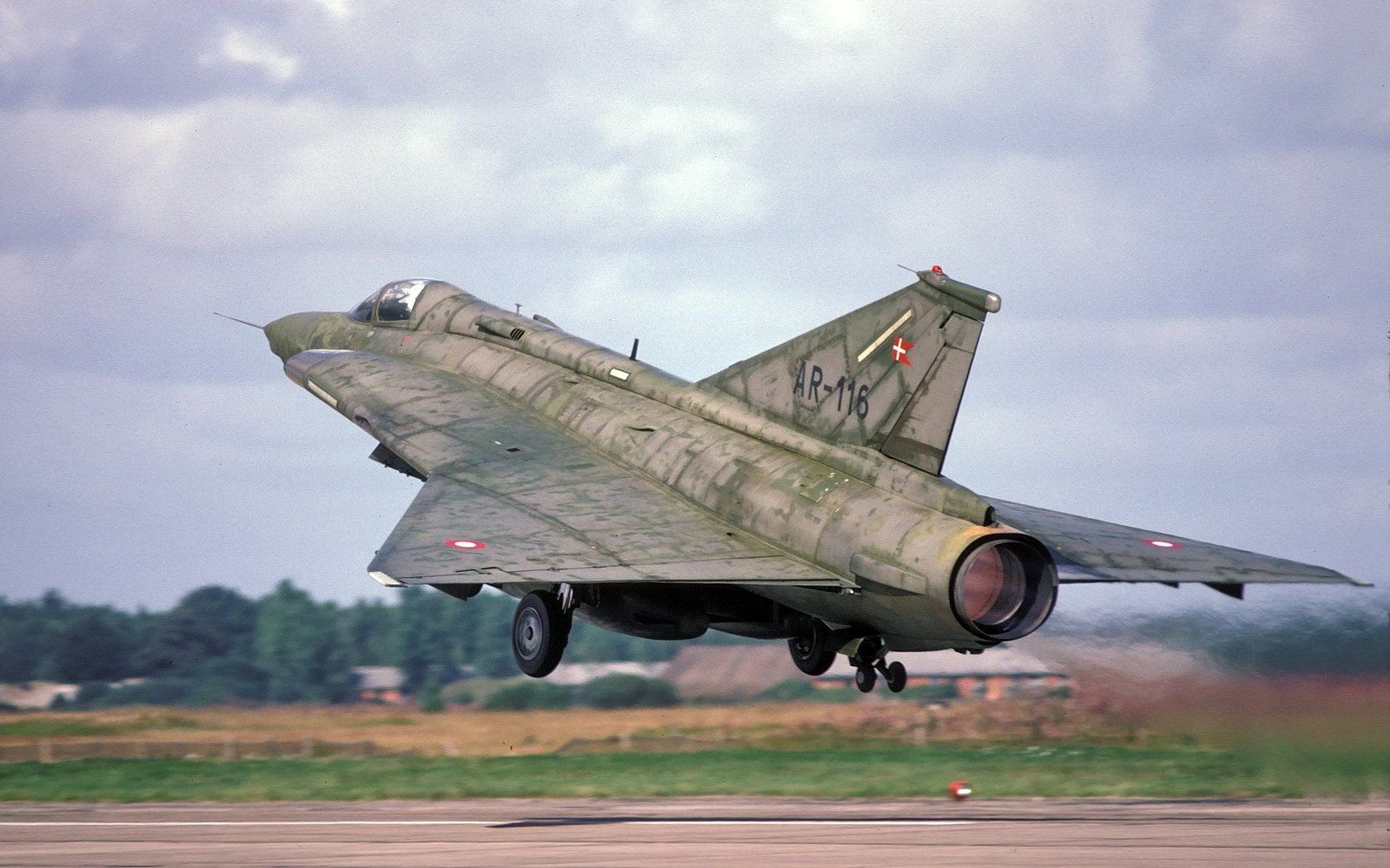 Saab 35 Draken HD Wallpaper and Background Image