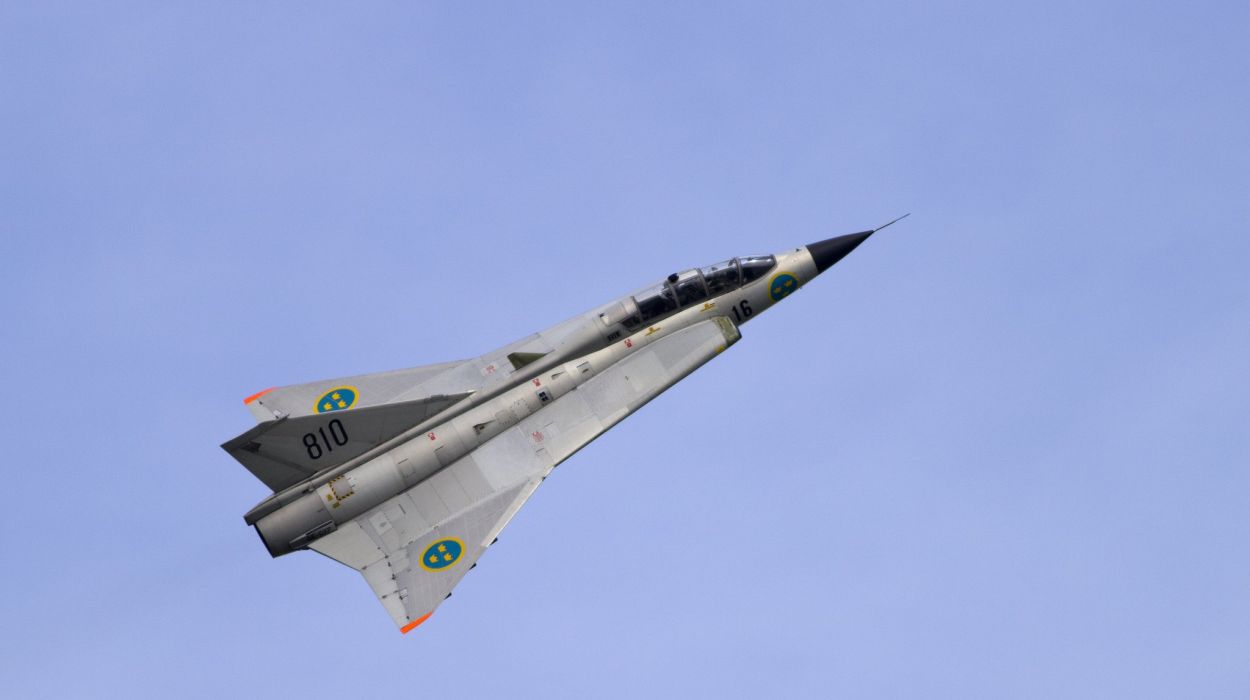 Air aircraft Fighter force jet Military saab swedish 35 DRAKEN wallpaperx1147