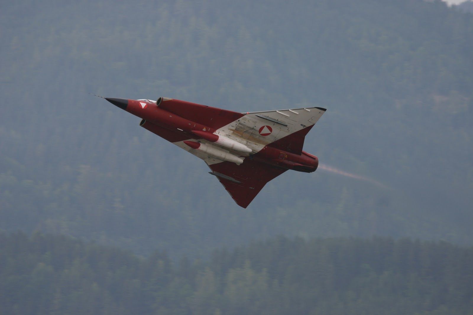 Global War Birds: Saab 35 Draken Wallpaper & Specifications