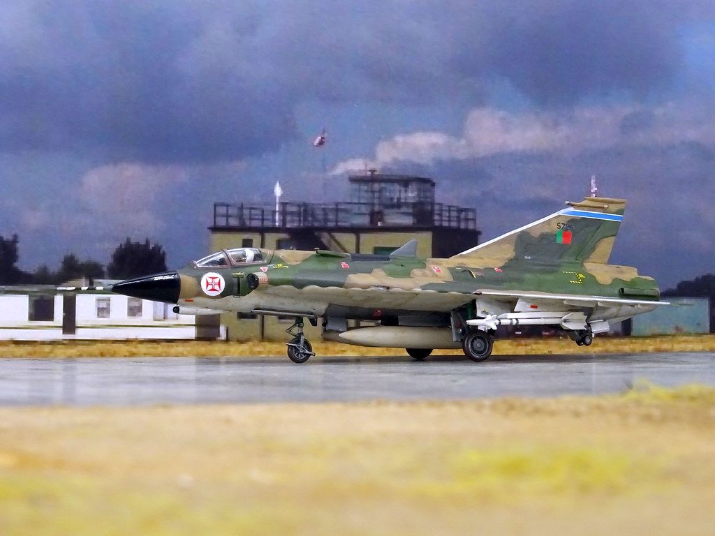 1:72 Saab 35 FP “Dragão (Draken)”; aircraft 5725 of