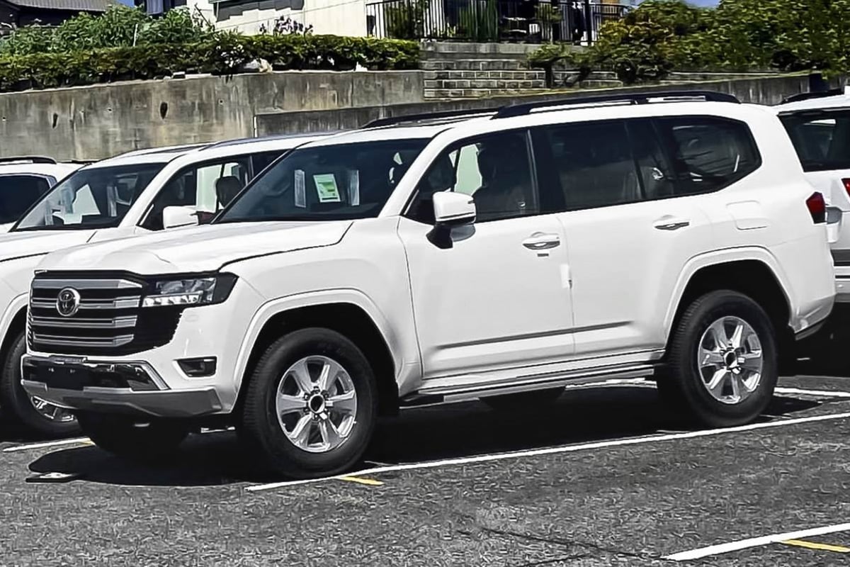 2022 Toyota Land Cruiser LC300 SUV Image Leaked Ahead Of Global Debut In May End This Year