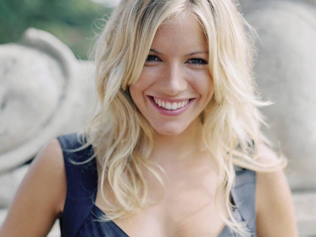 Sienna Miller Wallpaper
