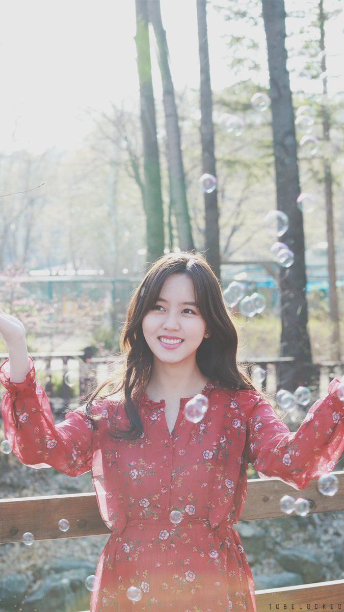 ⊏ Tobelocked ⊐ [K ACTRESS] Kim So Hyun Lockscreens Wallpaper # Kimsohyun #LoveAlarm #TaleofNokDu #requests