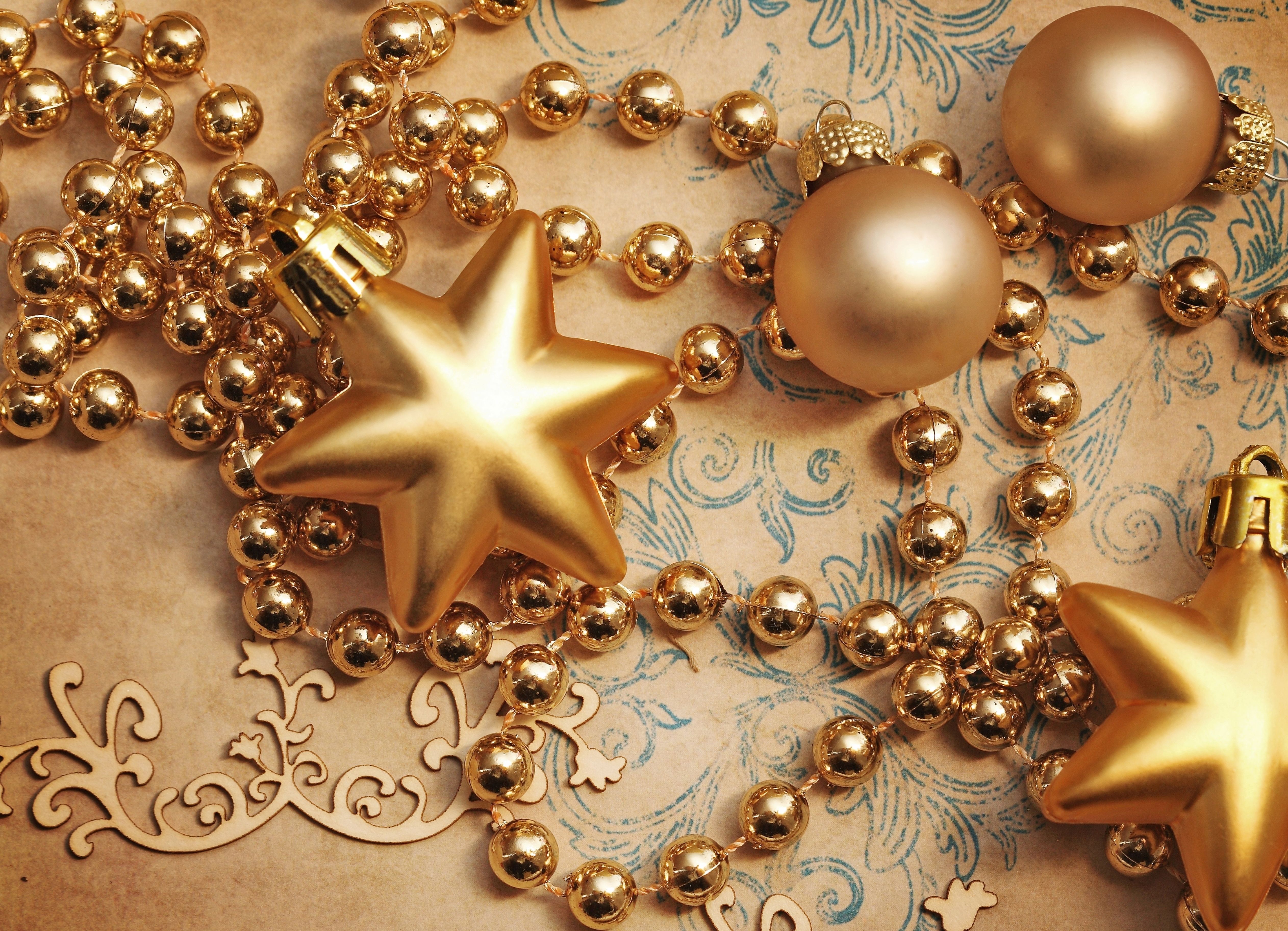 Gold stars for the Christmas tree Desktop wallpaper 1366x768