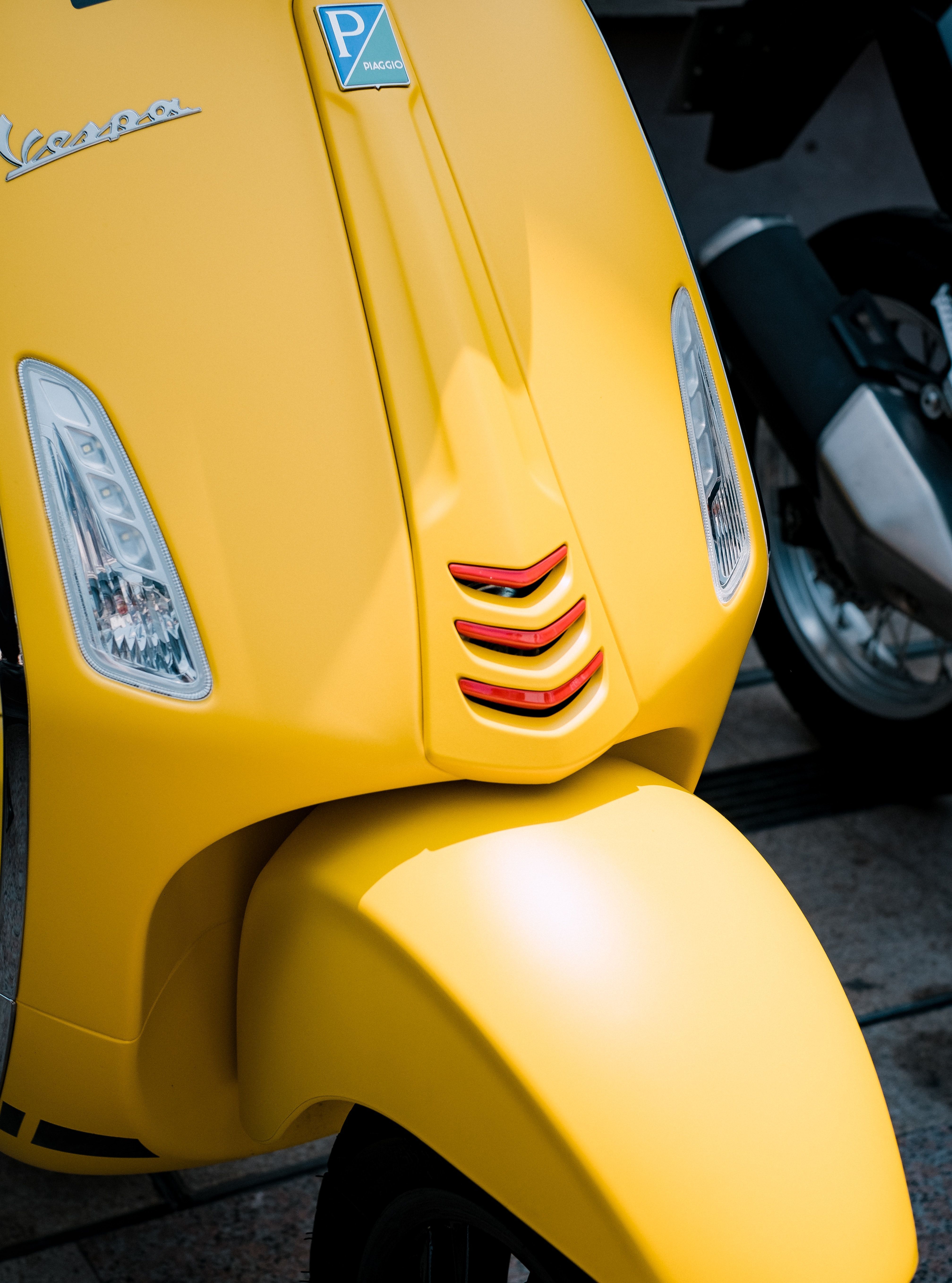 machine #spoke #tire #yellow #motor #scooter yellow motor scooter Yellow Vespa. Kendaraan, Kuning, Objek gambar