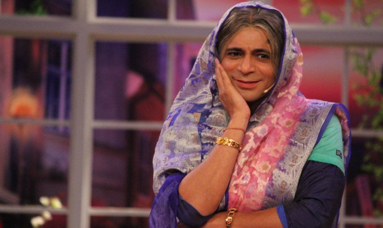 Sunil Grover As Gutthi HD Wallpaper